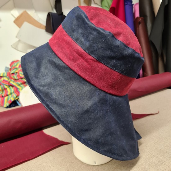 Rain Hat "Madone" by bLilik et Framboise