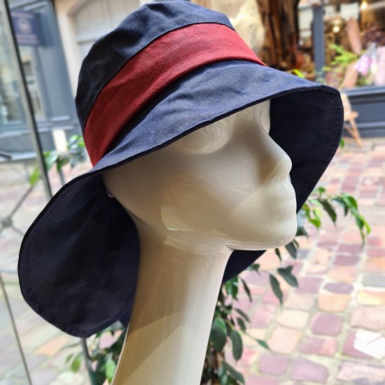 Rain Hat "Madone" by bLilik et Framboise