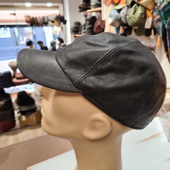 Leather baseballcap by...