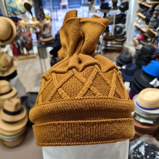 Beanie "Torize" by Celine Robert