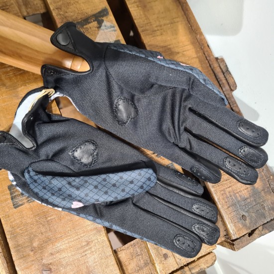 "Amore" Gloves by Brokante