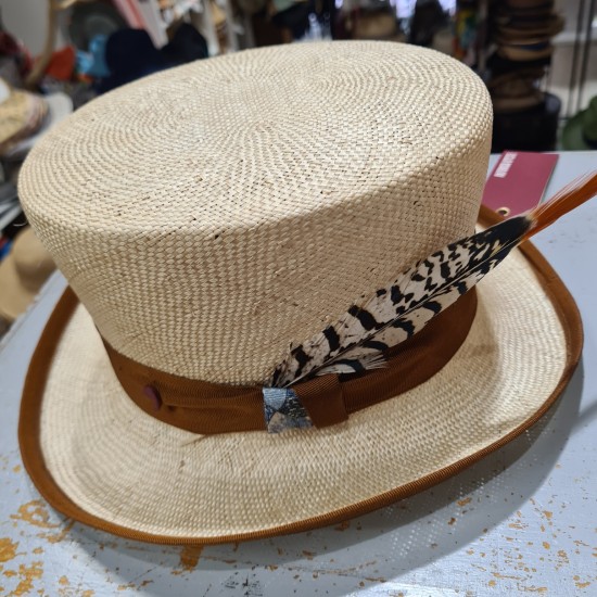 Top Hat by Alfonso d'Este