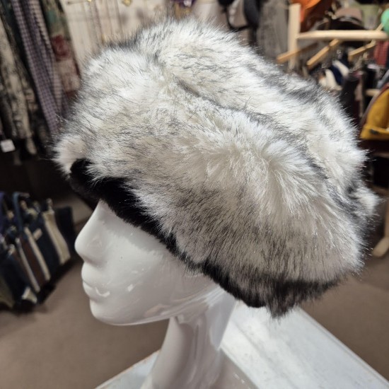 Beret by Grevi