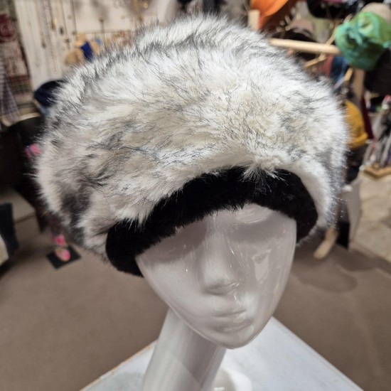 Beret by Grevi