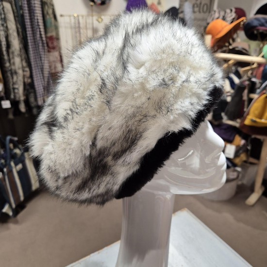 Beret by Grevi