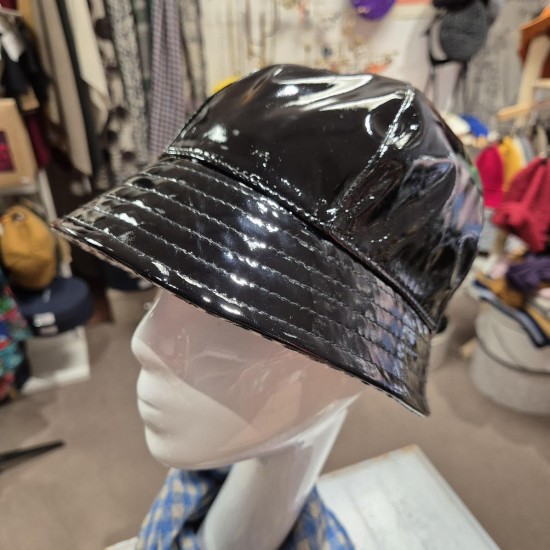 Rain hat by Bedacht