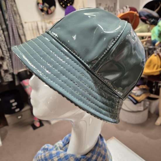 Rain hat by Bedacht