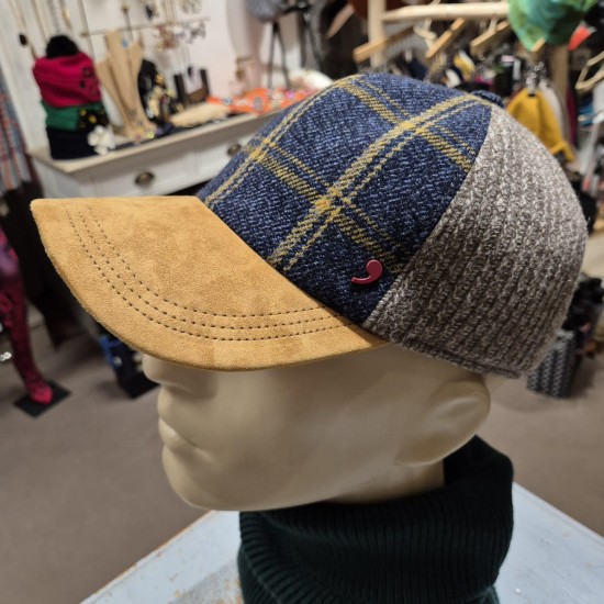 Baseball Cap Wool and Cashmere by Alfonso d'Este
