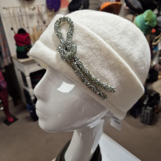 Elegant Beanie by Ariane Lespire