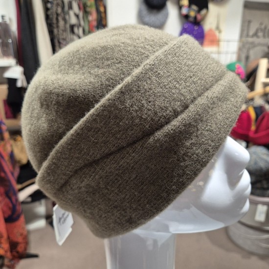 Wool Hat by Ariane Lespire