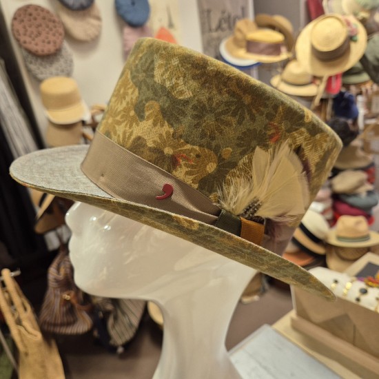 Top Hat by Alfonso d'Este