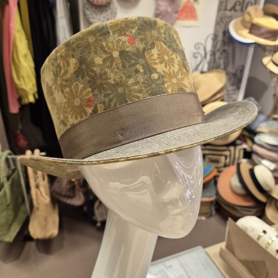 Top Hat by Alfonso d'Este