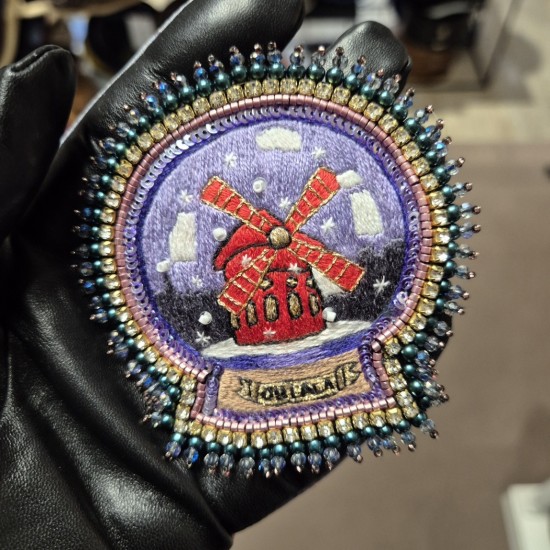 Broche "Boule Moulin Rouge" Celeste Mogador