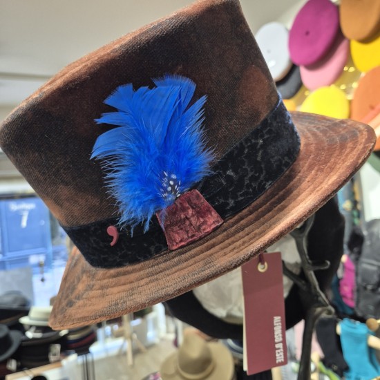 Top hat by Alfonso d'Este