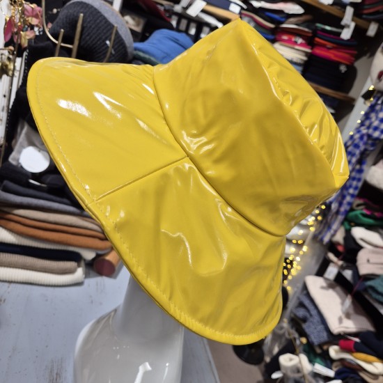 Wide-brimmed rain hat by Grévi