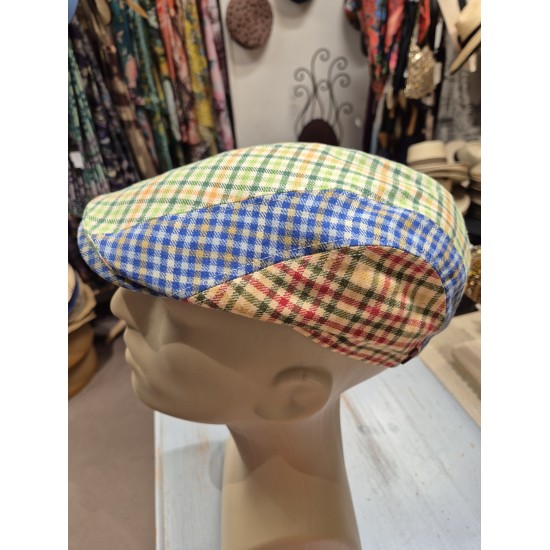 Casquette multicolore...