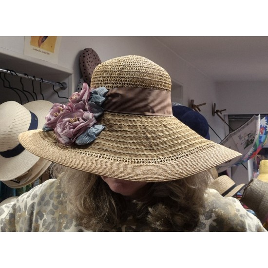Floppy hat by Grevi