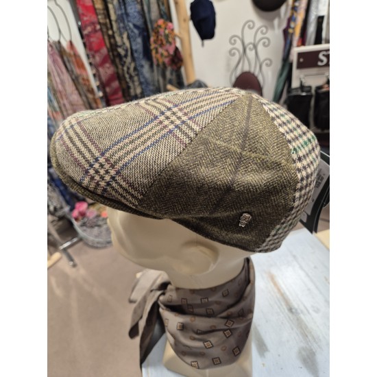 Casquette en laine 6 pans...
