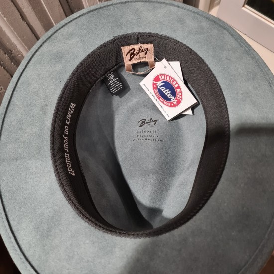 Men's hat by Bailey of Hollywood