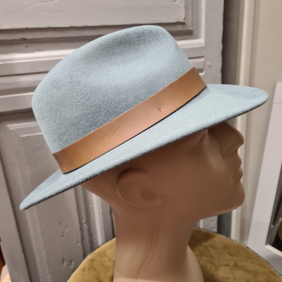 Men's hat by Bailey of Hollywood
