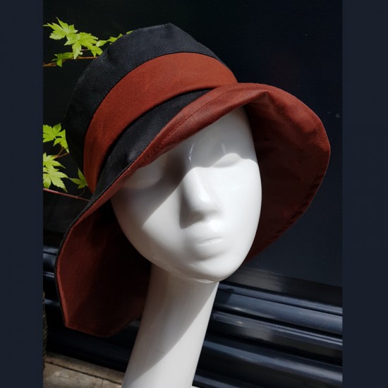 "Omaha" Rain Hat by Lilik et Framboise
