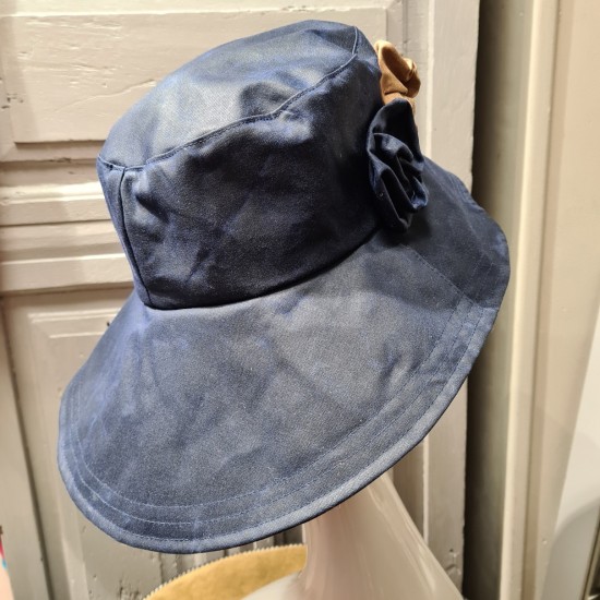 "Saint Malô Fleur" Rain Hat by Lilik et Framboise